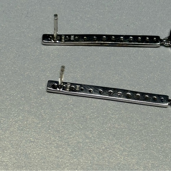 10k Solid White Gold & Diamond Elegant Drop Earrings. - Picture 6 of 6